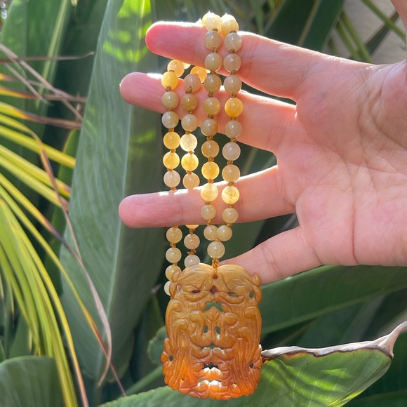 Chinese carved Hetian jade pendant gold tone necklace